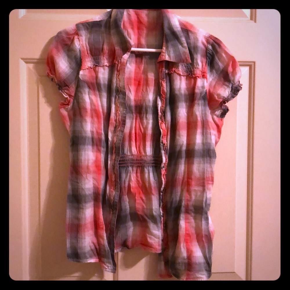 Snap button front plaid short sleeve top